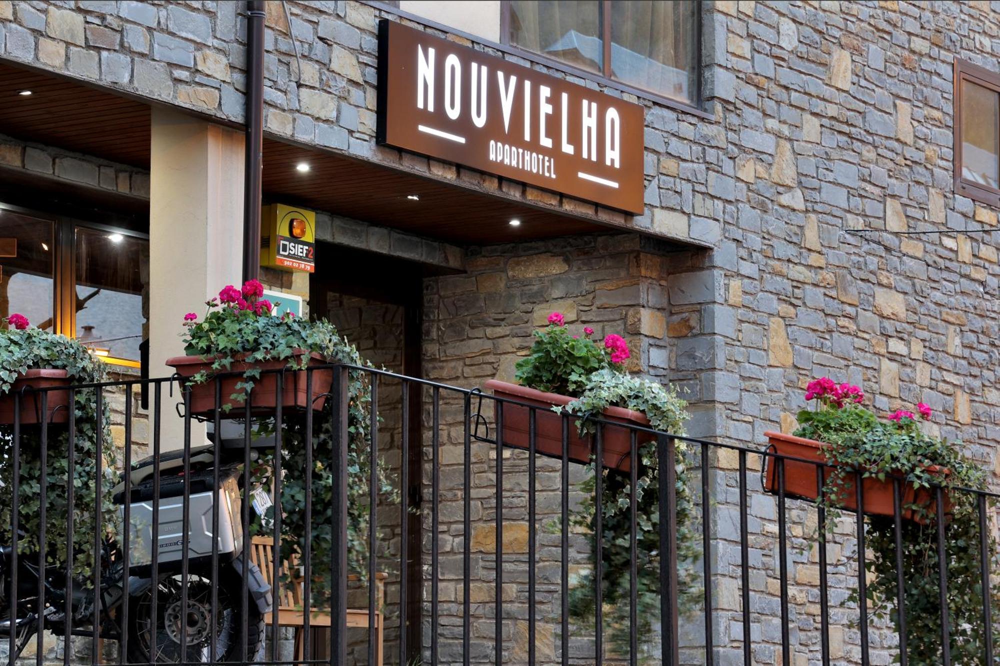 Aparthotel Nou เบียญา ภายนอก รูปภาพ